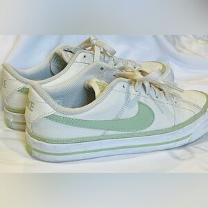 Nike Court Legacy GS “Honeydew” size 3.5Y
